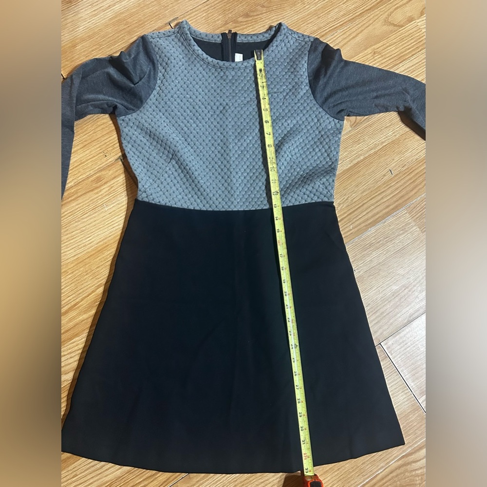 LOFT Charcoal & Black 3/4 Sleeve Stretch Fit & Flare Knit Dress women
Petite 8 - Picture 4 of 8